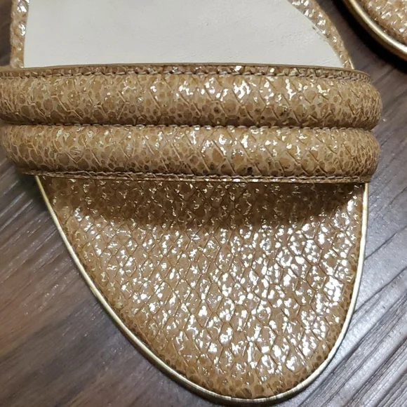 Kenneth Cole Mallory gold shimmer heel 👠 size 9M - Picture 2 of 9